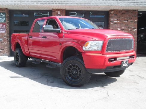 Used 2016 RAM 2500 Tradesman w/ Chrome Appearance Group AWD/4WD image 2