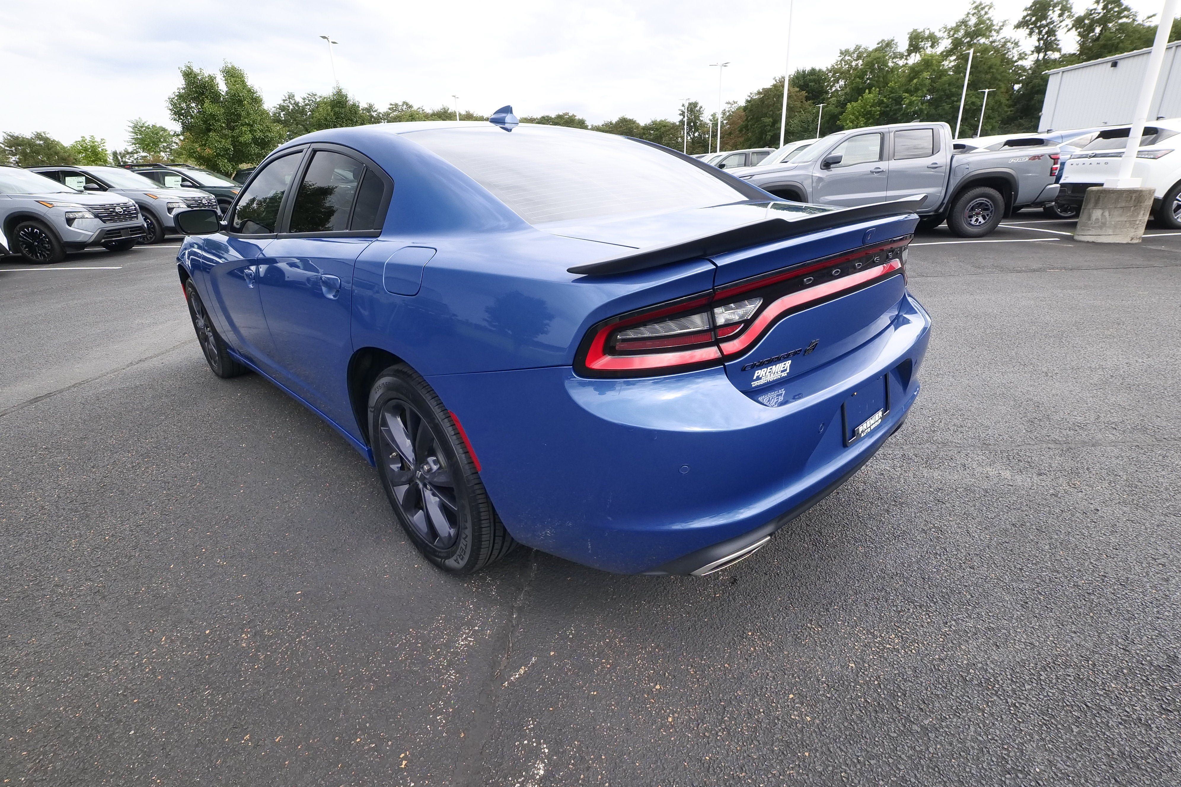 Used 2023 Dodge Charger SXT w/ Blacktop Package AWD/4WD image 8