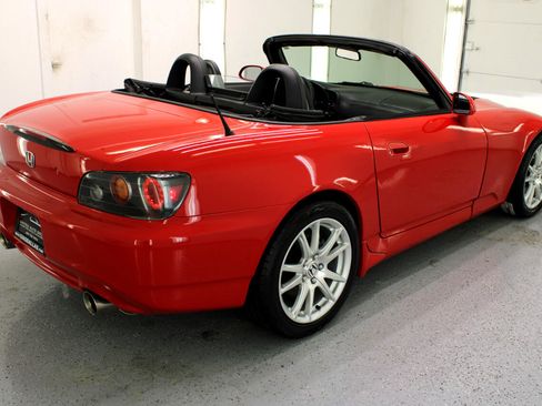 Used 2004 Honda S2000 image 10