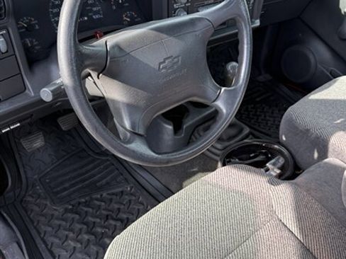 Used 2017 Chevrolet Colorado Z71 AWD/4WD image 3
