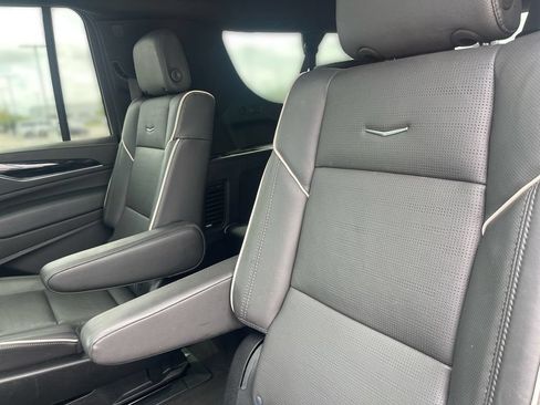 Used 2024 Cadillac Escalade ESV Sport AWD/4WD image 39