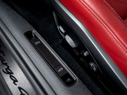 Used 2024 Porsche 911 Targa 4 GTS image 19