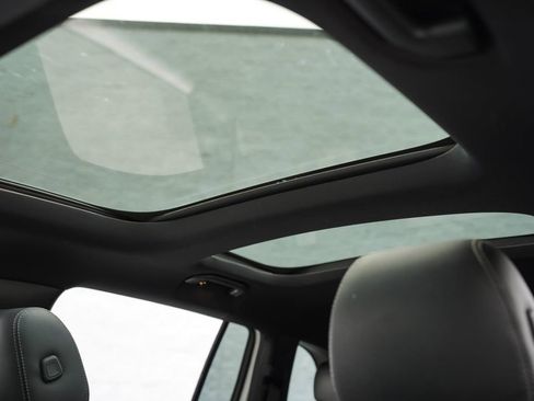 Used 2021 Mercedes-Benz GLB 250 4MATIC w/ AMG Line image 35