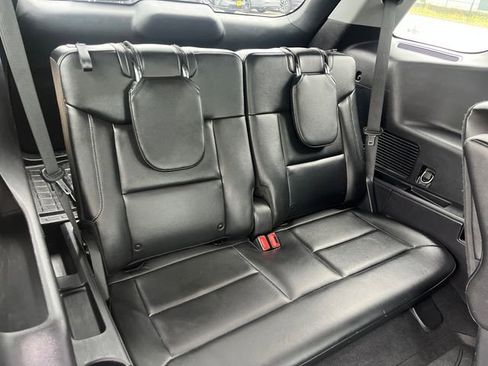 Used 2022 Ford Explorer Limited w/ Equipment Group 301A AWD/4WD image 12