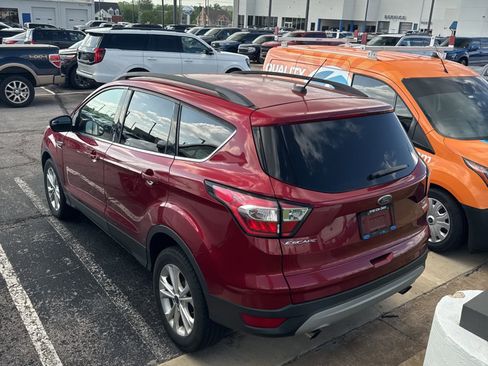 Used 2018 Ford Escape SE image 4