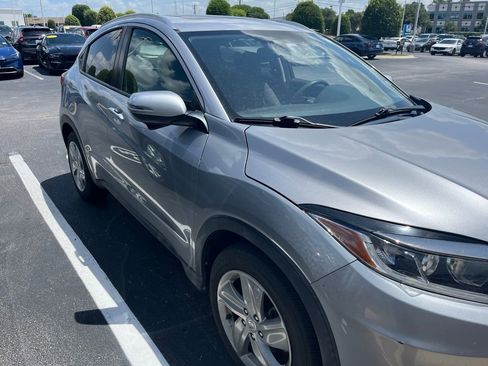 Used 2020 Honda HR-V EX image 3