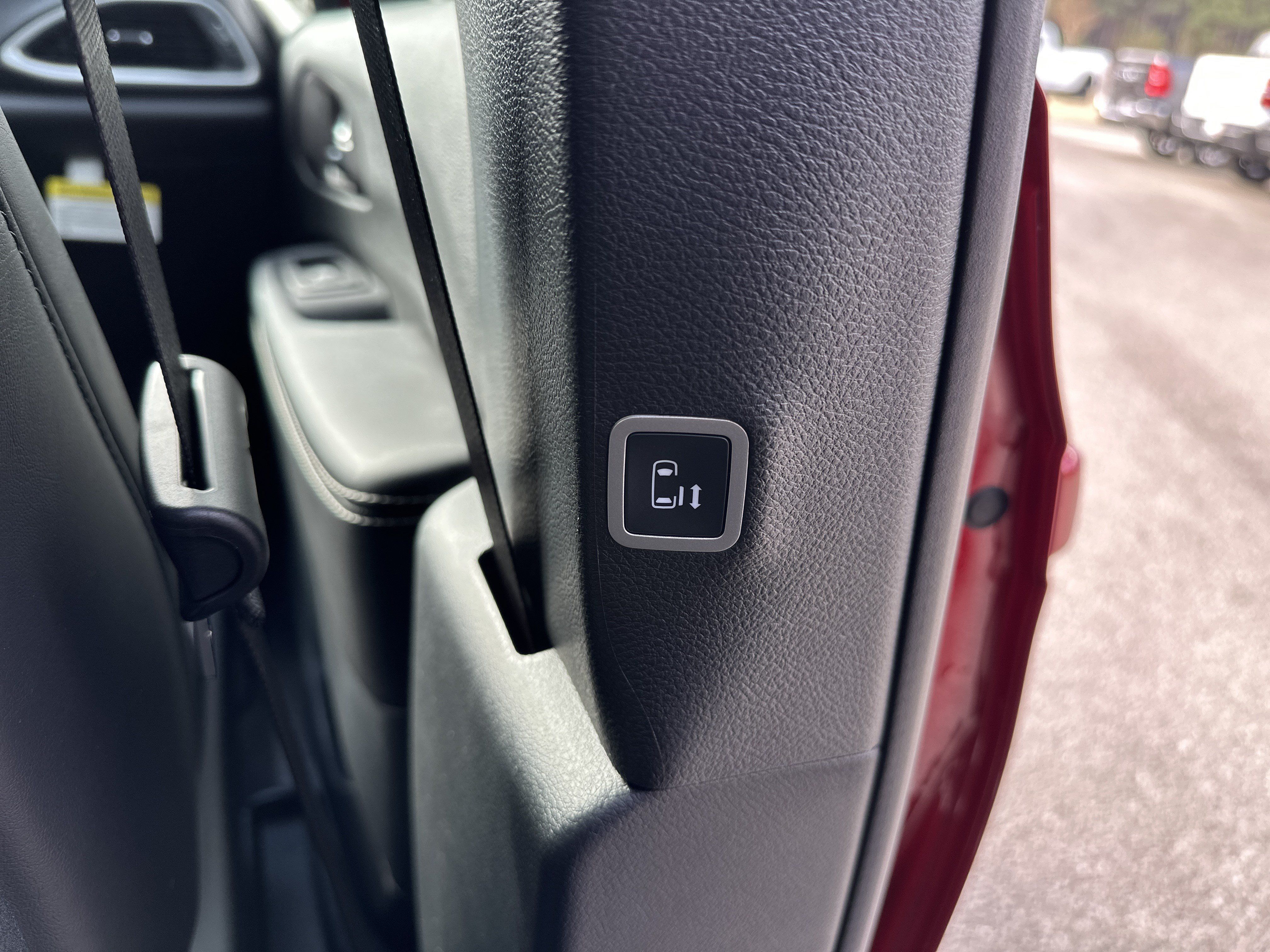 New 2026 Chrysler Pacifica Select FWD image 19