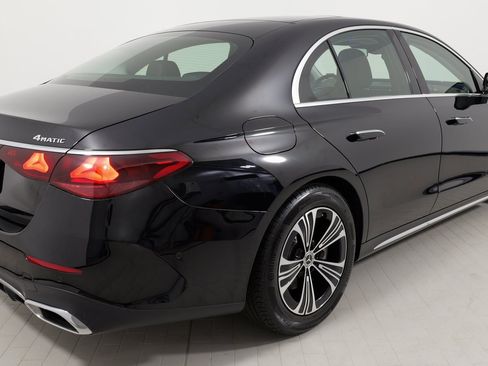 Used 2025 Mercedes-Benz E 350 4MATIC Sedan image 14