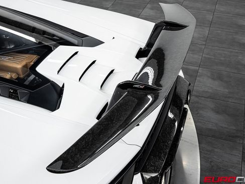 Used 2018 Lamborghini Huracan Performante image 19