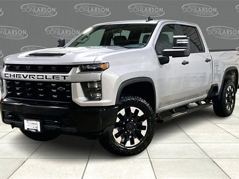 Used 2020 Chevrolet Silverado 2500 Custom w/ Custom Value Package image 3