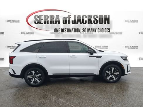 Certified 2023 Kia Sorento S image 9