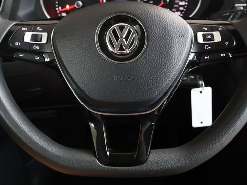 Used 2018 Volkswagen Tiguan S image 14