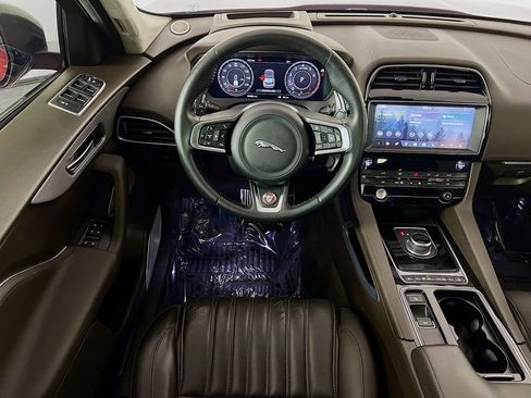 Used 2019 Jaguar F-PACE Portfolio image 24
