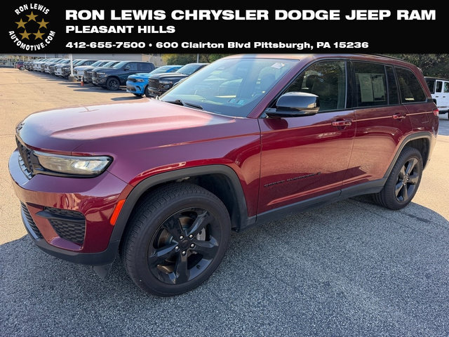 Used 2023 Jeep Grand Cherokee Altitude AWD/4WD image 1