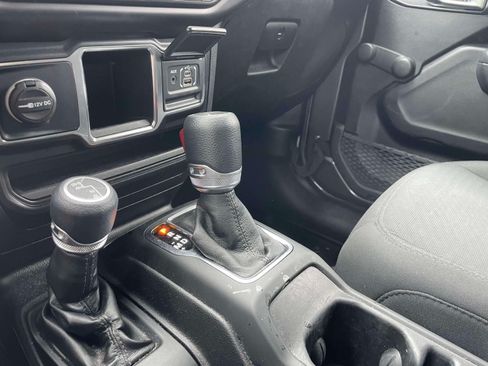 Used 2022 Jeep Wrangler Unlimited Sport AWD/4WD image 27