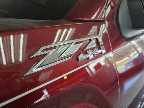 Used 2017 GMC Sierra 1500 SLT AWD/4WD image 39