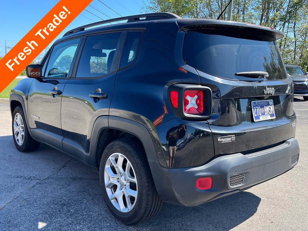 Used 2017 Jeep Renegade Latitude FWD image 8