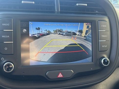 Certified 2025 Kia Soul LX w/ LX Technology Package image 16