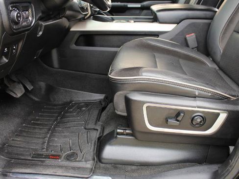 Used 2019 RAM 1500 Laramie w/ Sport Appearance Package AWD/4WD image 36