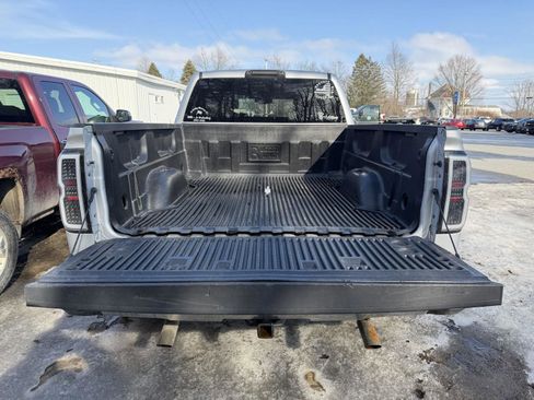 Used 2018 Chevrolet Silverado 1500 LT image 4