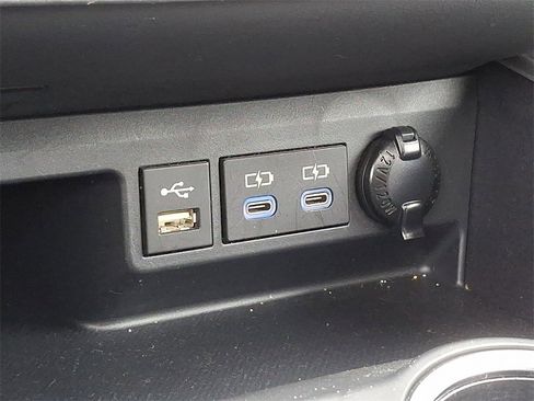 Certified 2022 Toyota Highlander Bronze Edition image 26