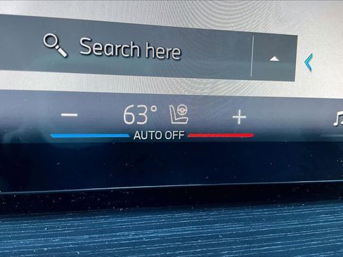 Certified 2025 BMW X6 xDrive40i w/ Executive Package image 36