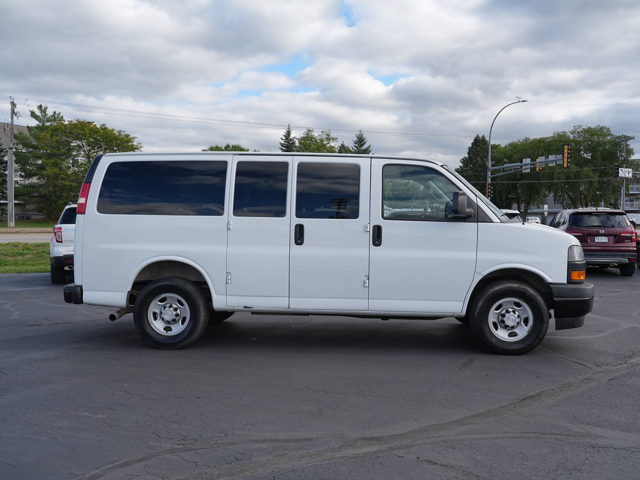 Used 2019 Chevrolet Express 2500 LS w/ Driver Convenience Package RWD image 2
