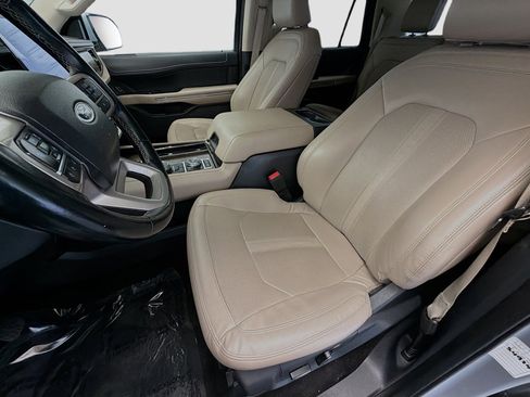 Used 2022 Ford Expedition Max Limited image 9