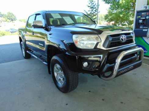 Used 2014 Toyota Tacoma 4x4 Double Cab w/ TRD Off-Road Package image 2