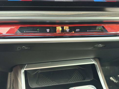 Certified 2025 BMW 760i xDrive AWD/4WD image 26