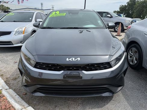 Used 2024 Kia Forte LXS FWD image 2