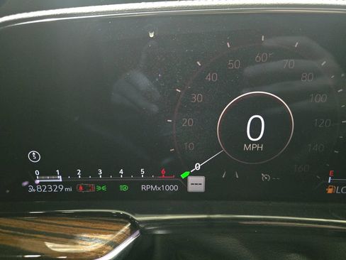 Used 2022 Cadillac Escalade Luxury AWD/4WD image 20