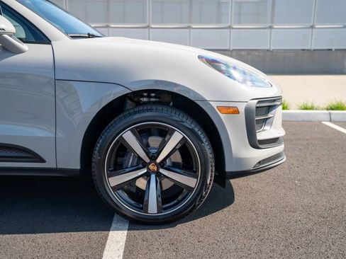 New 2026 Porsche Macan AWD/4WD image 9