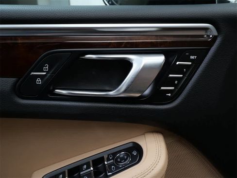 Used 2024 Porsche Macan S image 13