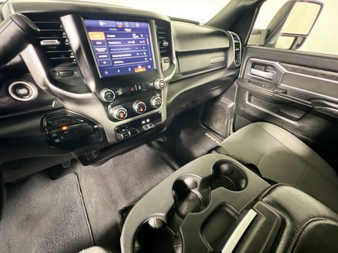 Used 2024 RAM 3500 Big Horn image 26