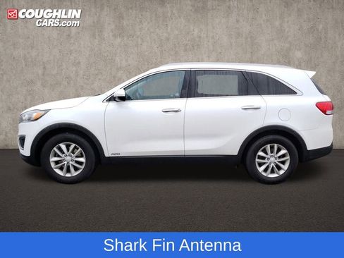 Used 2017 Kia Sorento LX w/ LX Convenience Package image 5