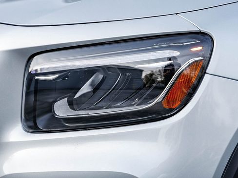 New 2026 Mercedes-Benz GLB 250 image 7