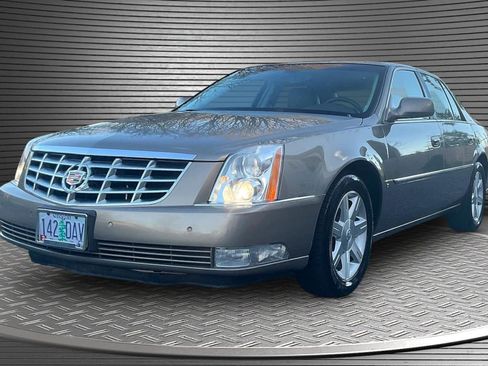 Used 2006 Cadillac DTS w/ Sun And Sound Package image 3