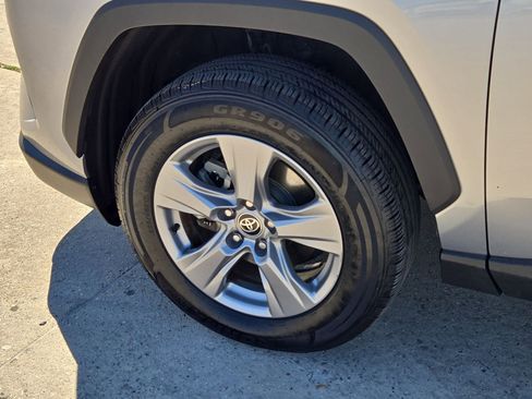 Used 2022 Toyota RAV4 XLE image 11