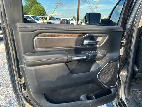 Used 2019 RAM 1500 Laramie AWD/4WD image 6