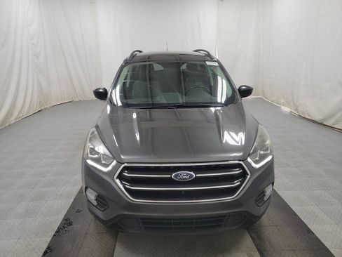 Used 2017 Ford Escape SE w/ Equipment Group 201A image 2