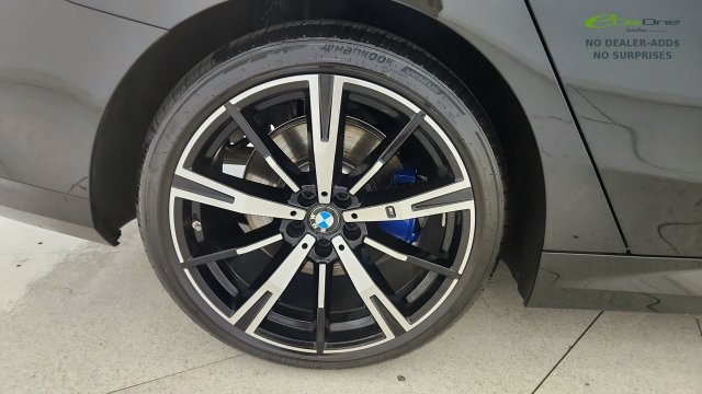 Used 2027 BMW 530i w/ M Sport Package RWD image 77