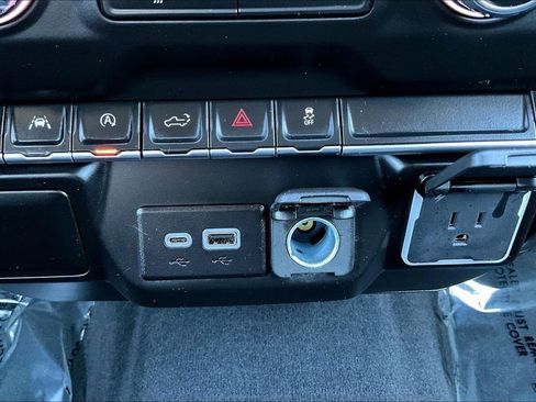 Used 2024 Chevrolet Silverado 1500 Custom image 26