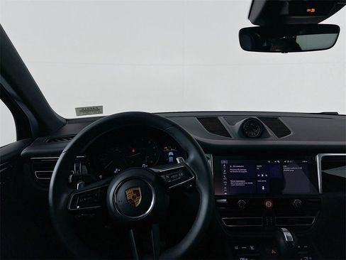 New 2026 Porsche Macan image 25