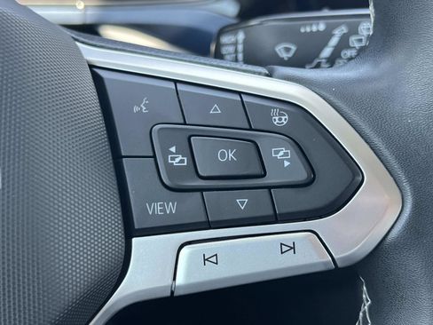 Certified 2023 Volkswagen Taos SE FWD image 10