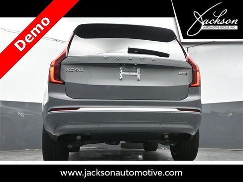 New 2025 Volvo XC90 B5 Core w/ Protection Package image 34