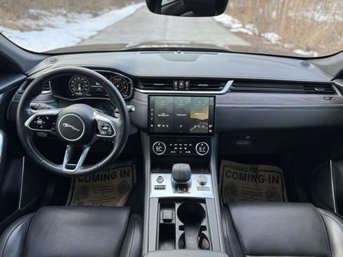 Used 2023 Jaguar F-PACE S image 23