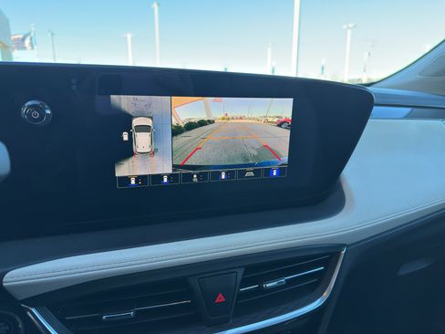 Used 2024 Buick Encore GX Avenir w/ Avenir Technology Package image 20