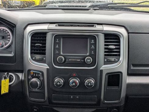 Used 2022 RAM 1500 Classic SLT image 17