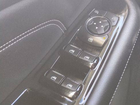 Used 2018 Ford Edge Titanium w/ Equipment Group 301A image 24